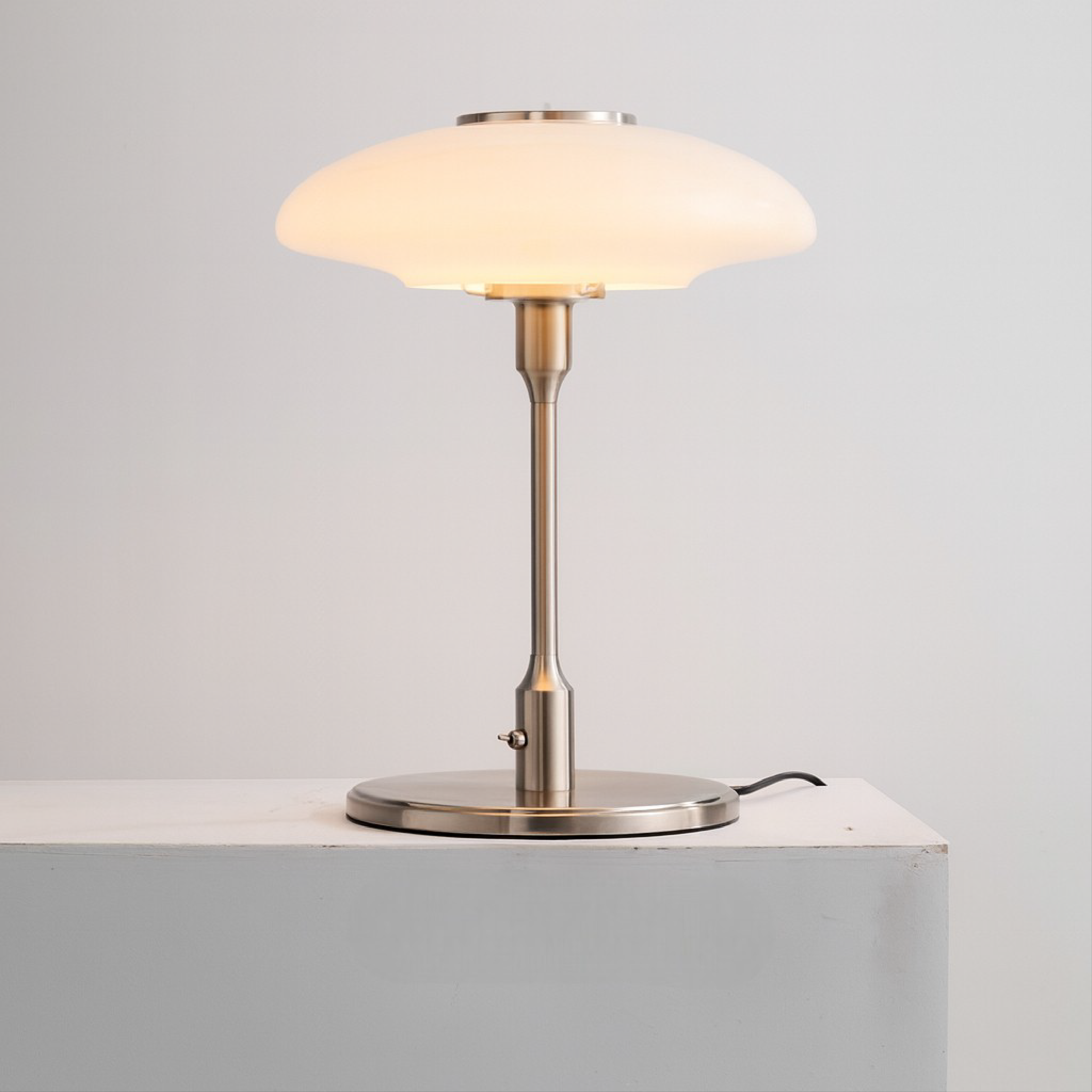 Arcyn | Modern Style Swedish Design Table Lamp 0