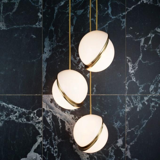 AstralAura – Crescent Moon Pendant Illumination 4