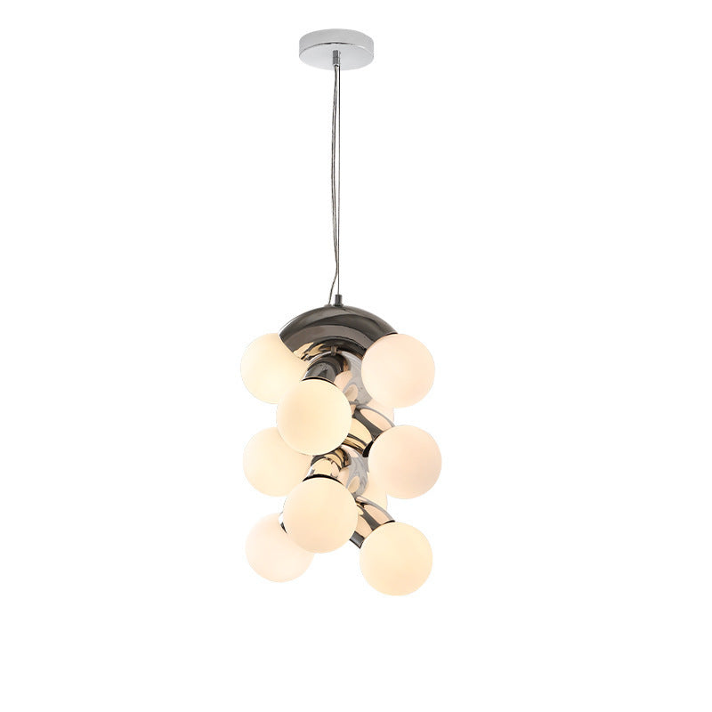 Jaki's Bauhaus-style pendant lamp 4