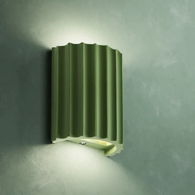 LumeSculpt – Modern Resin Wall Light 3