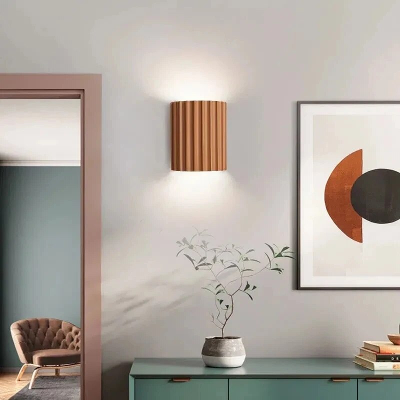 LumeSculpt – Modern Resin Wall Light 4