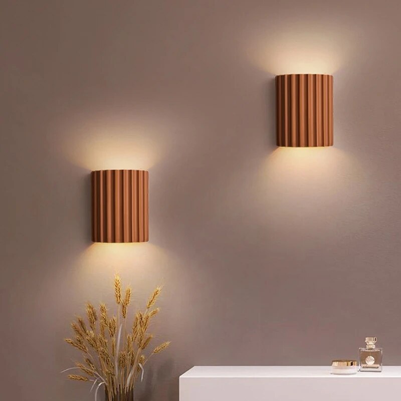 LumeSculpt – Modern Resin Wall Light 8