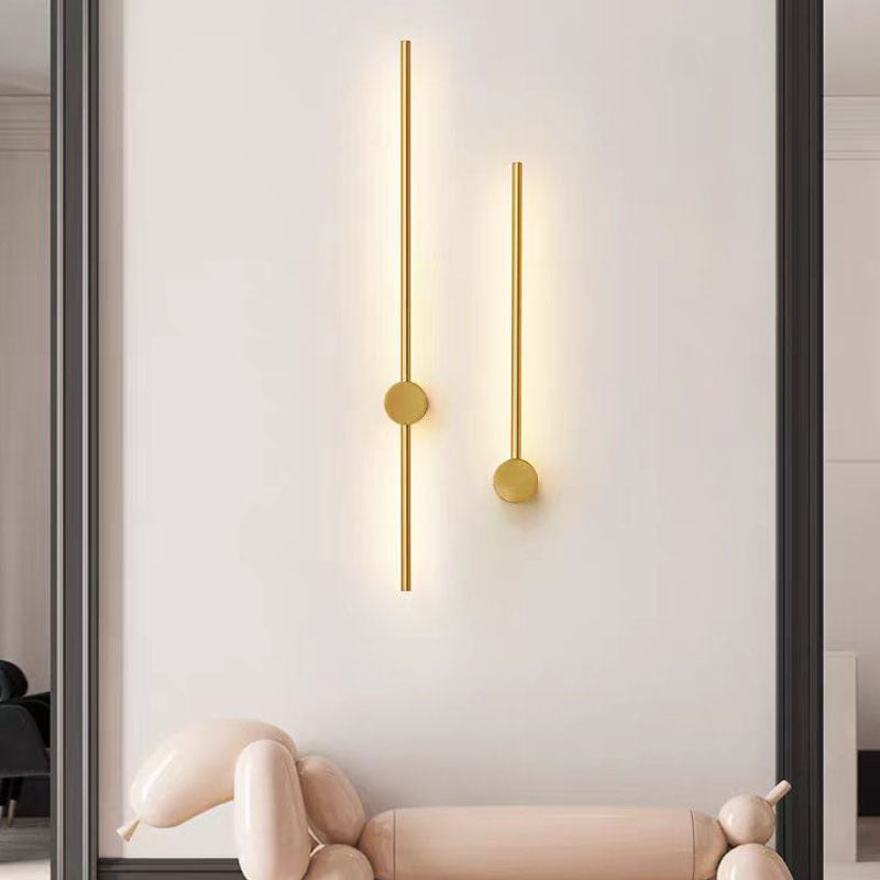 Rayvia | TImeless Linear Wall Lamp with its Sleek Lines 2