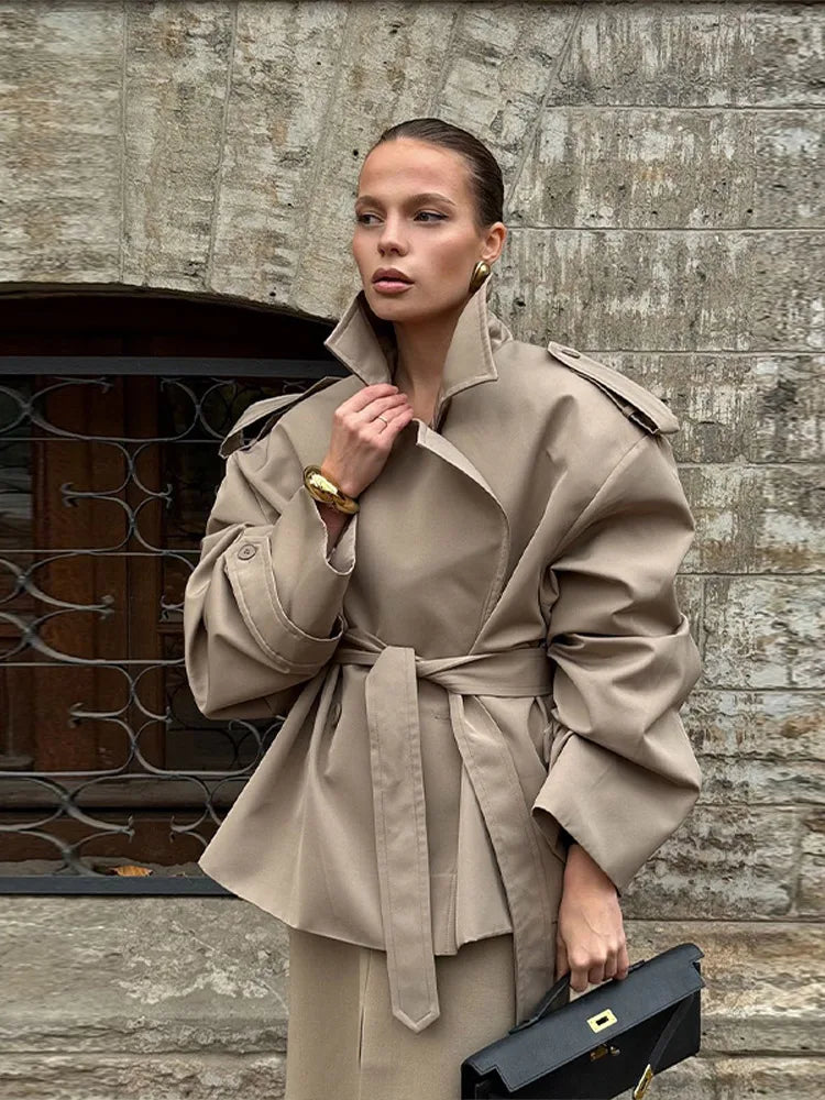Ava | Chic Vintage Short Trench Coat with Elegant Collar and Shoulder Pads 3