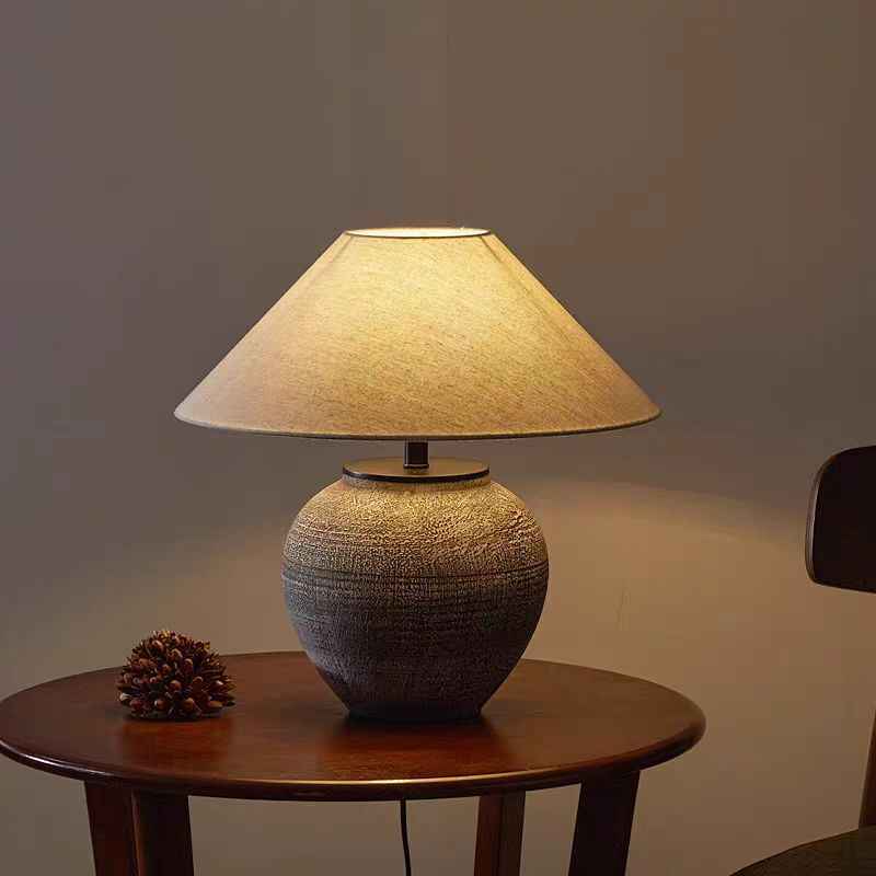 Vyntra | Vintage Ceramic Table Lamp with Classic Appeal for Modern Interiors