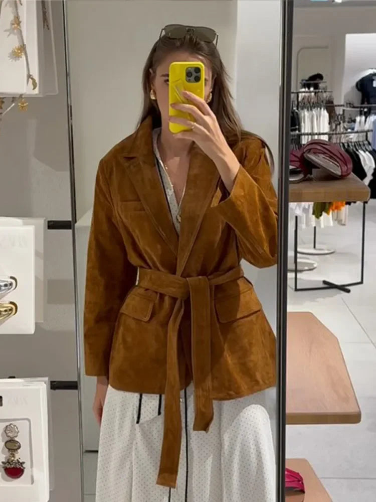 Ava | Chic Suede Autumn Coat with Belt and Long Sleeves 2