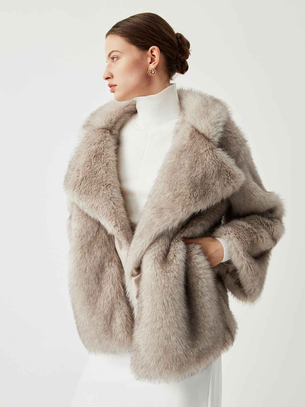 Dayana | Women’s Luxurious Oversized Collared Faux Fur Coat