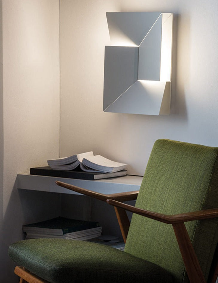 IllumiBeam – Elegant 3D Wall Lamp for Stunning Light Effects 9