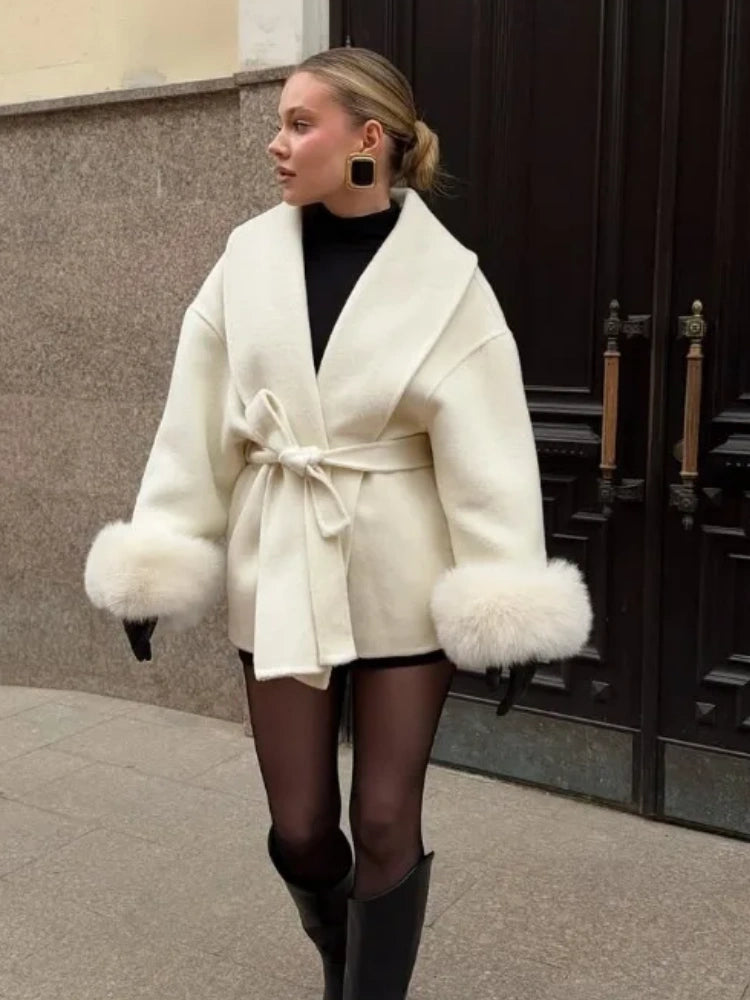 Ava | Elegant Lace-Up Women's Winter Coat for Style and Comfort 3