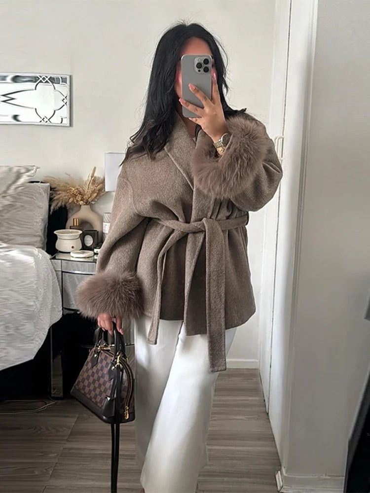 Ava | Elegant Lace-Up Women's Winter Coat for Style and Comfort 4