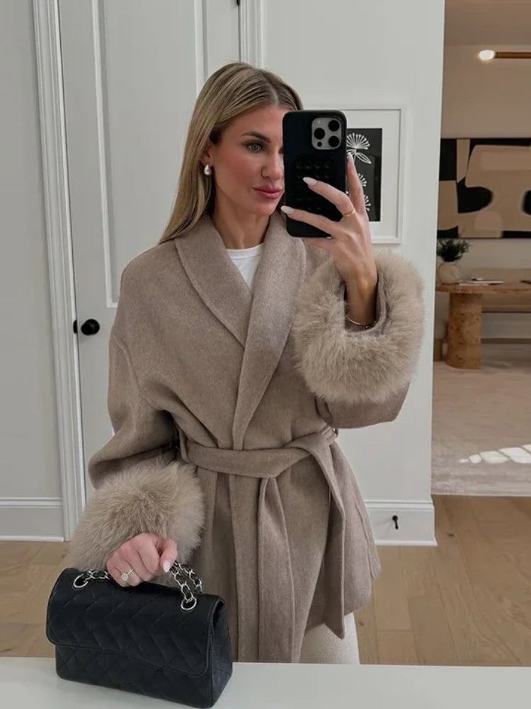 Ava | Elegant Lace-Up Women's Winter Coat for Style and Comfort 5