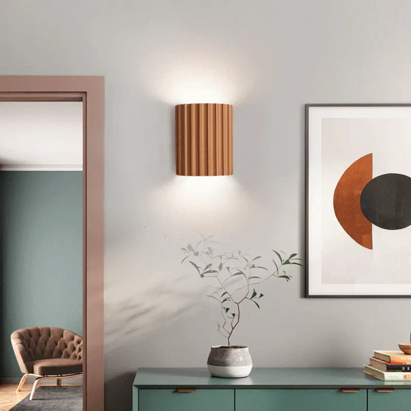 LumeSculpt – Modern Resin Wall Light 1