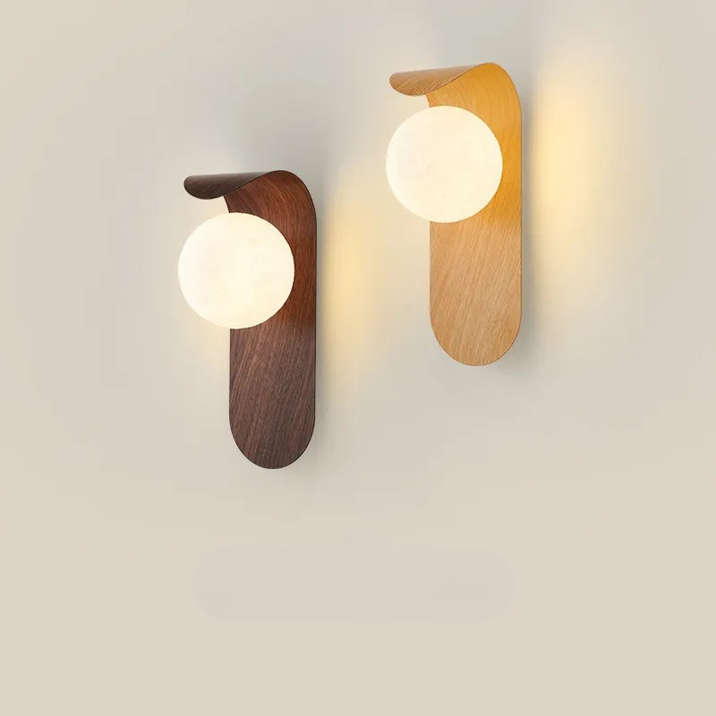 LuxeWood – Chic Walnut Wall Lamp for Unique Ambiances 5