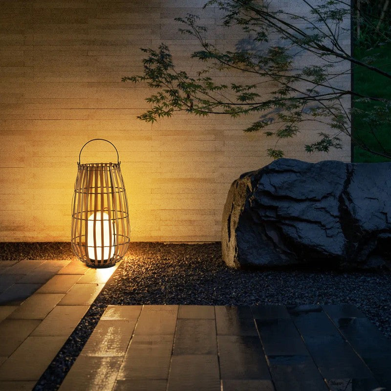 Solarae | Minimalist Solar Patio Outdoor Lamp for Modern Interiors 2