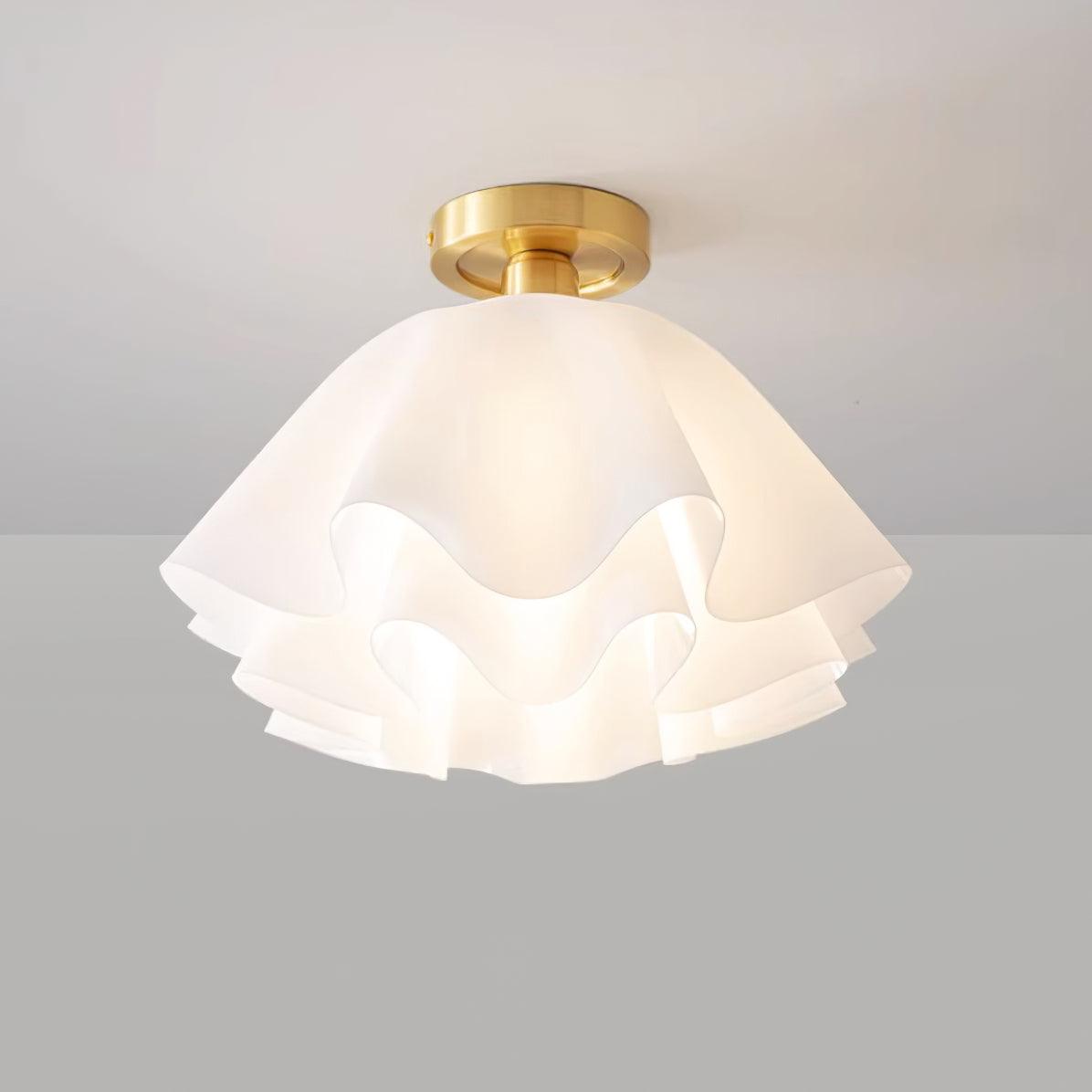 Solith | Gailon-style Ceiling Lamp with Sleek Details 5