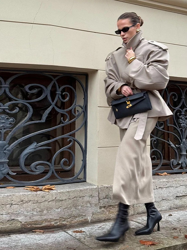Ava | Chic Vintage Short Trench Coat with Elegant Collar and Shoulder Pads 6