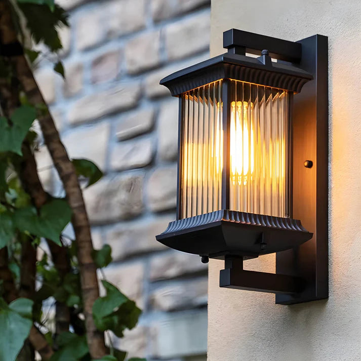 Vionte | Vintage-style Outdoor Wall Lamp for Classic Elegance 0